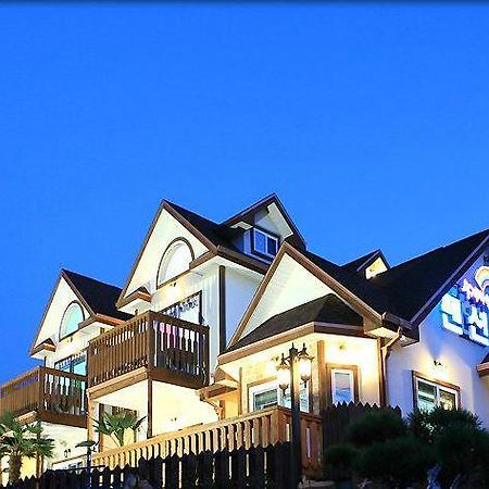 Rainbow Hill Pension Намхэ Экстерьер фото