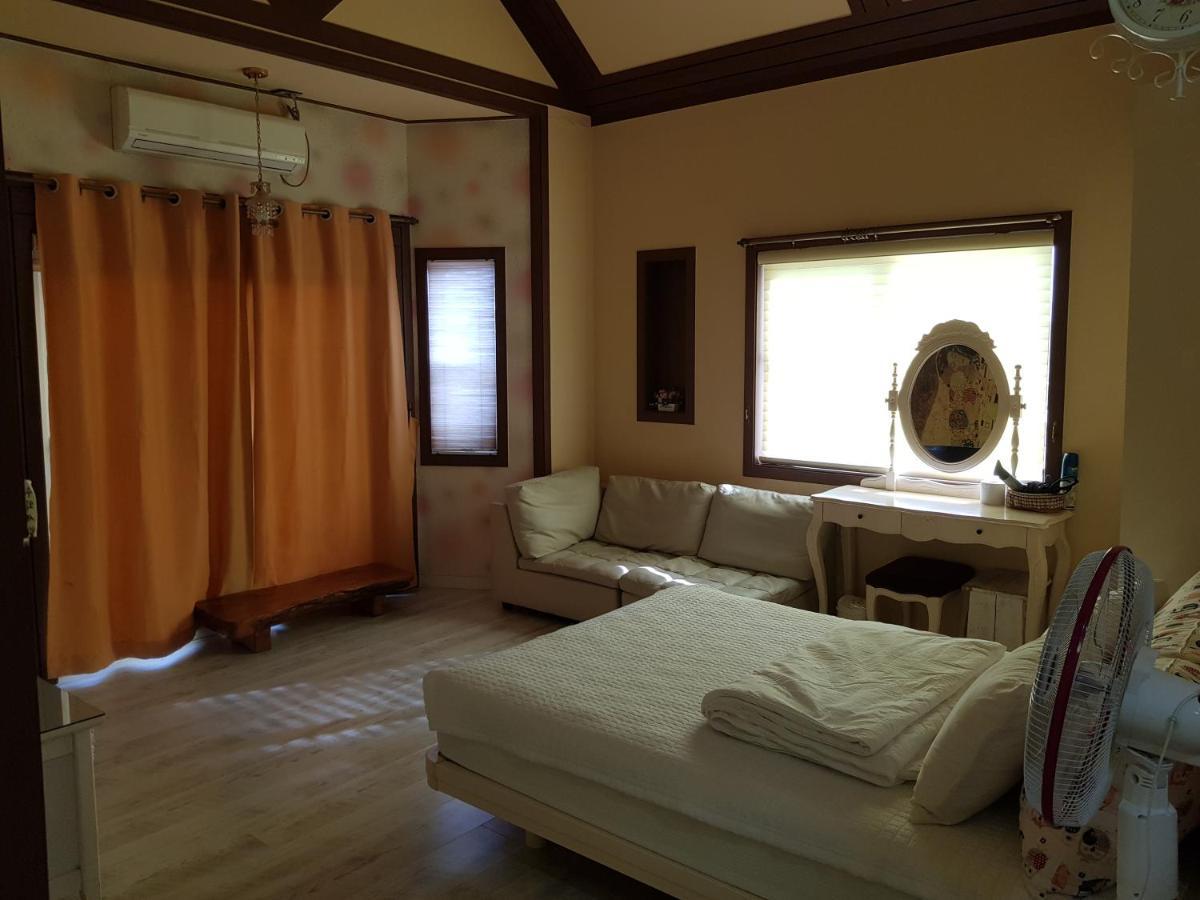 Rainbow Hill Pension Намхэ Экстерьер фото