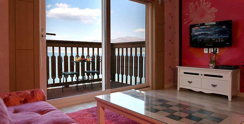 Rainbow Hill Pension Намхэ Экстерьер фото
